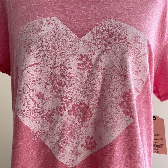 NWT pink T-shirt flowers in heart with keyhole opening on upper back size Large - Picture 2 of 9
